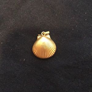 Sea shell locket pendant